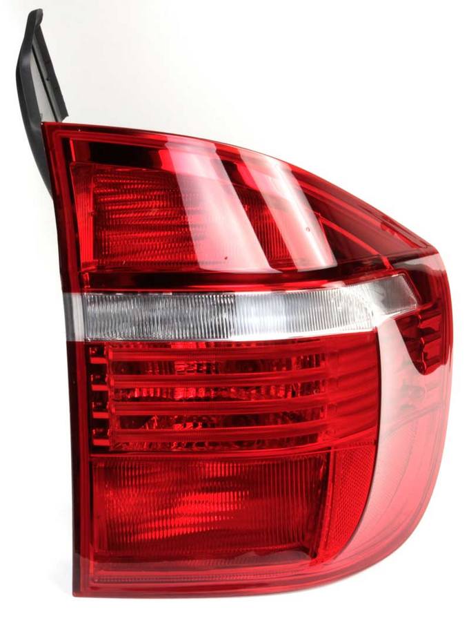 BMW Tail Light Assembly - Passenger Side 63217200820